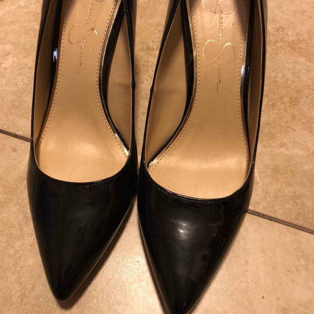 Pump heels